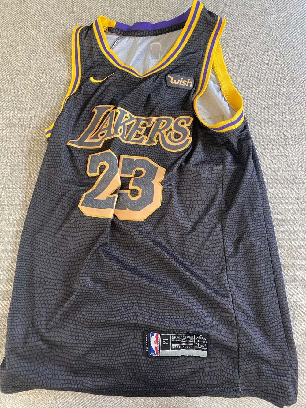 Nike Los Angeles Lakers LeBron James #23 Black Mamba Swingman Jersey Size 50